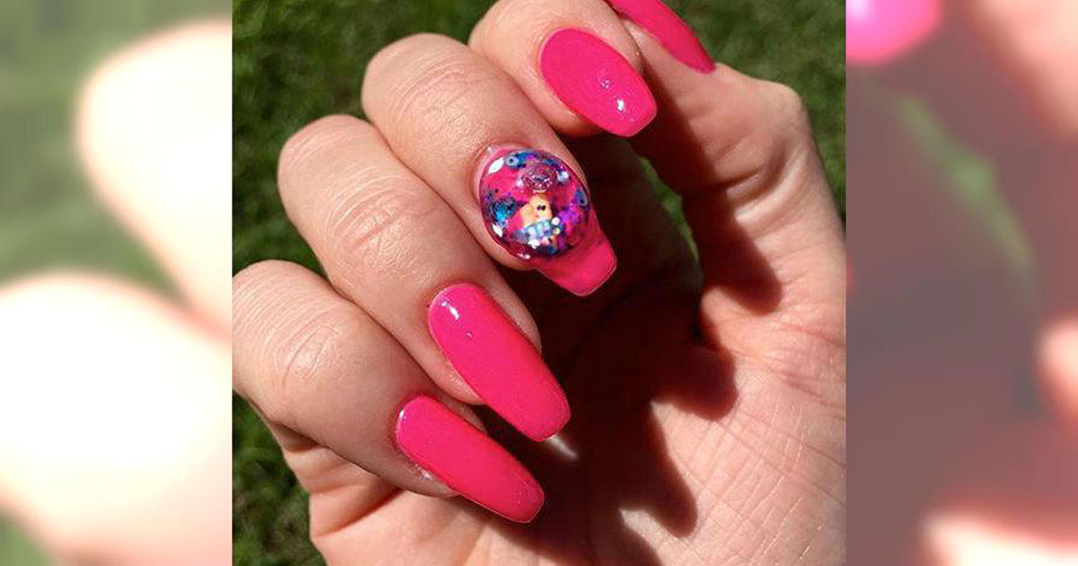 Unbelievable Snow Globe Nails Will Definitely Inspire You