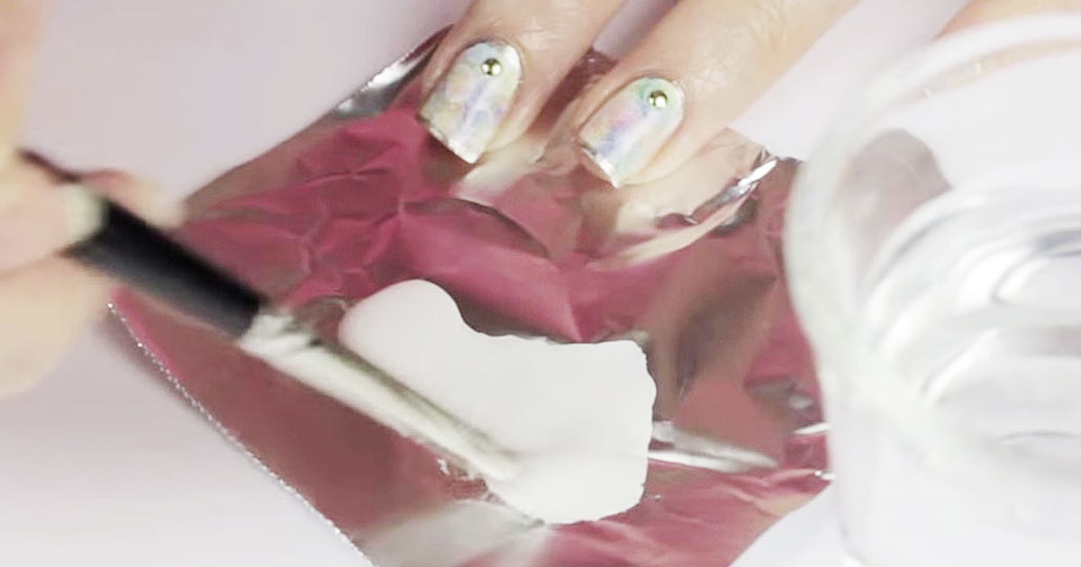 Create A Stunning Pastel Bokeh Manicure In Just A Few Simple Steps