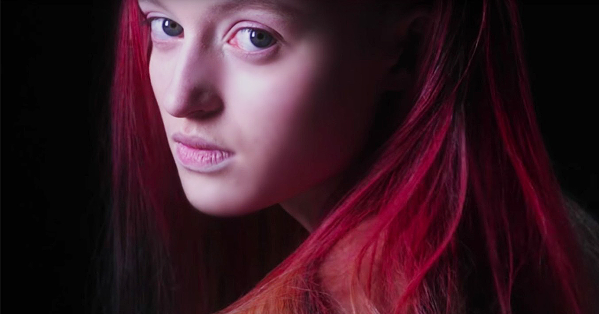 First Ever Color-Changing Hair Dye That Will Transform With Your Surroundings