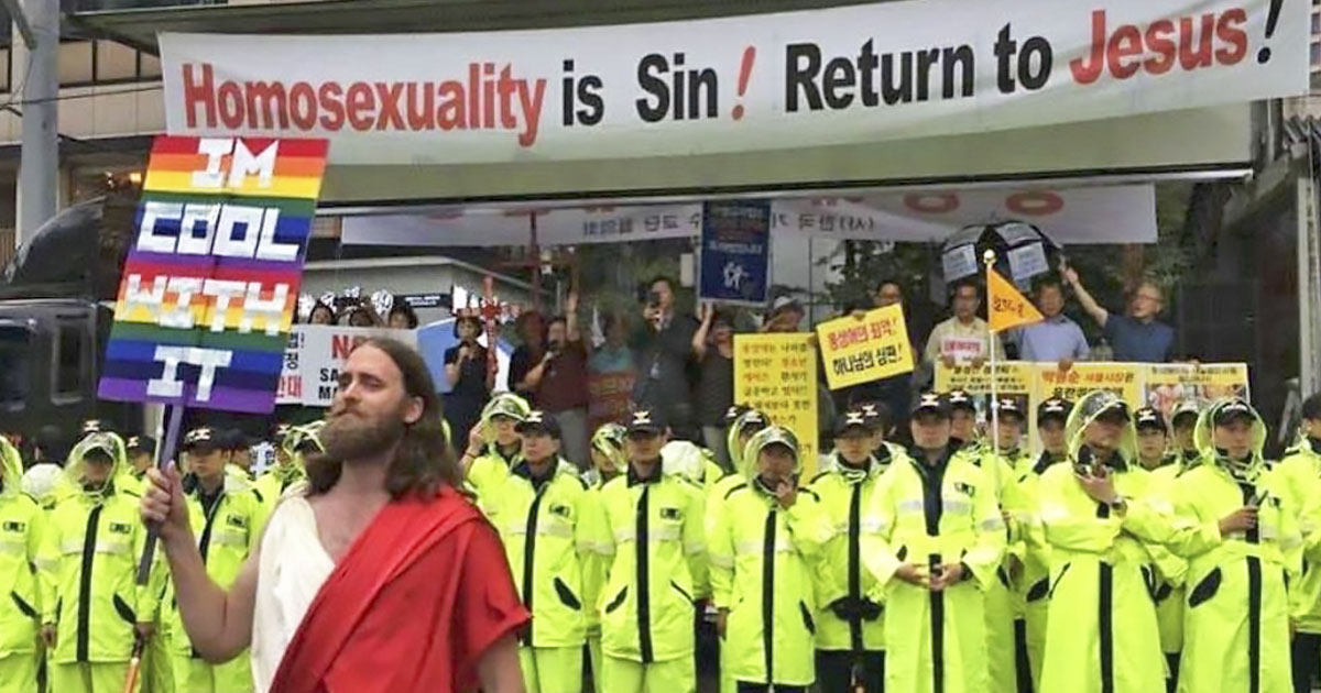 10+ Times People Completely And Hilariously Trolled Protesters