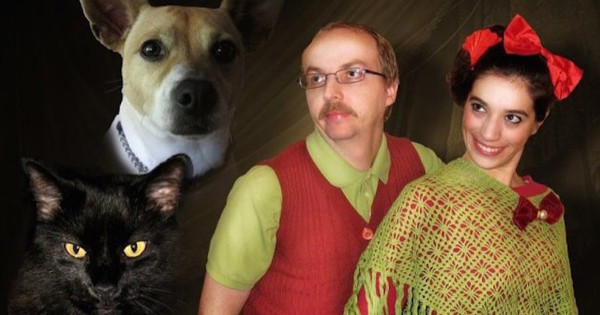 11 Of The Weirdest Family Photos You Will Ever See